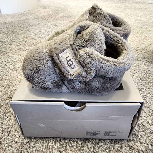 UGG Bixee Booties Size 2/3 - Picture 3 of 4